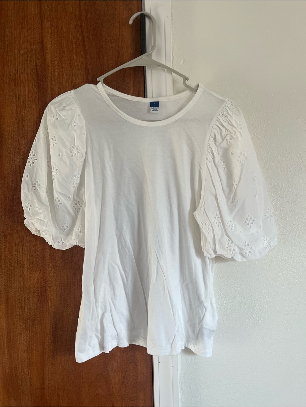 Women’s Old Navy White Eyelet Puff Sleeve Mixed Media Top T-Shirt Size M